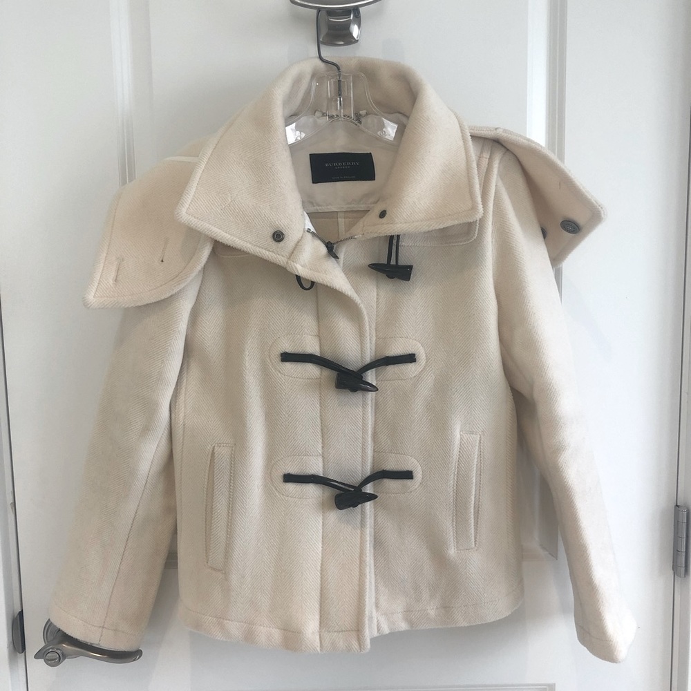 Vintage off white Burberry short duffle coat.